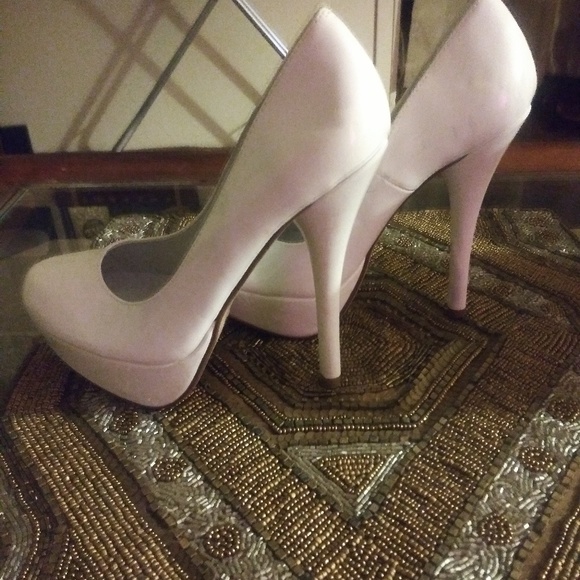 White platforms - Picture 3 of 4